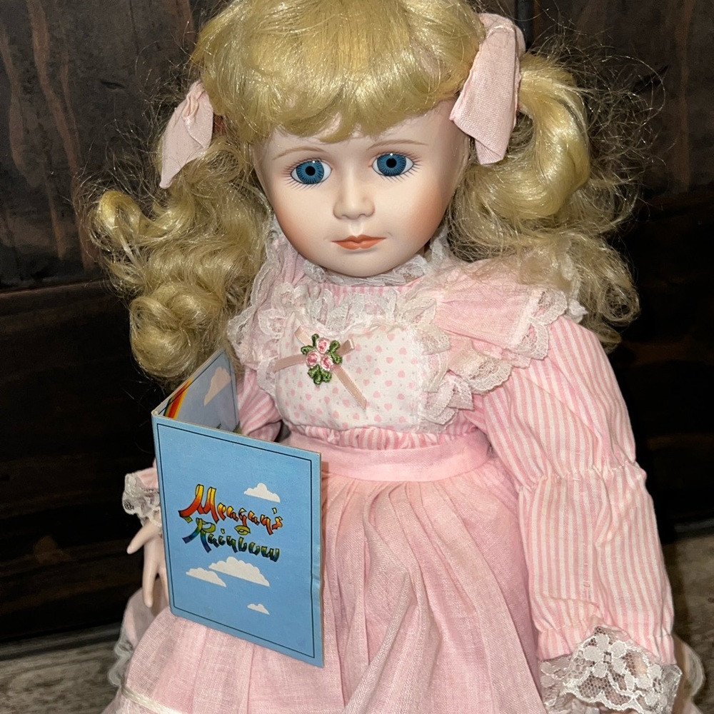 Knowles Porcelain doll Meagan’s Rainbow - Picture 3 of 4